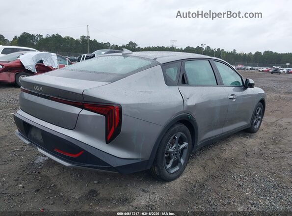 3KPFT4DEXSE029529 2025 KIA K4 Gray Вид спереду