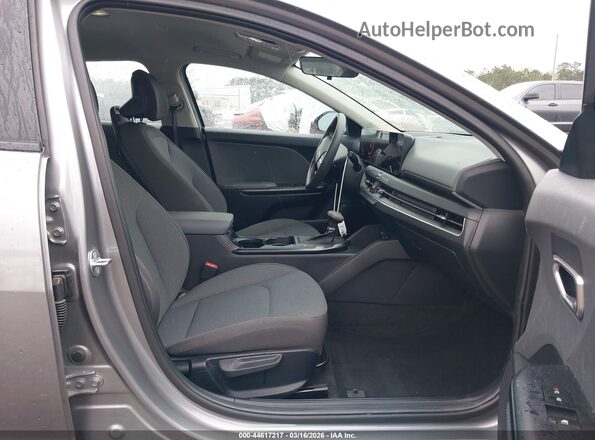 3KPFT4DEXSE029529 2025 KIA K4 Gray Вид салону спереду