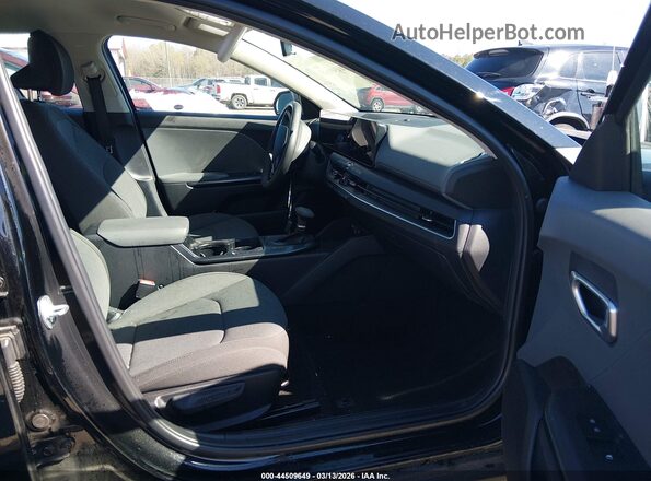 3KPFT4DEXSE129226 2025 KIA K4 Black Вид салону спереду