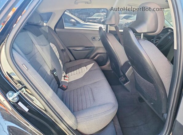3KPFU4DEXSE240453 2025 KIA K4 Черный Вид задних сидений