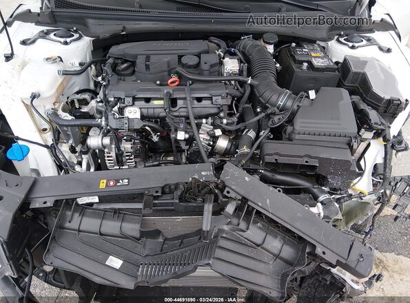 3KPFW4DC7SE069816 2025 KIA K4 Белый Вид сзади