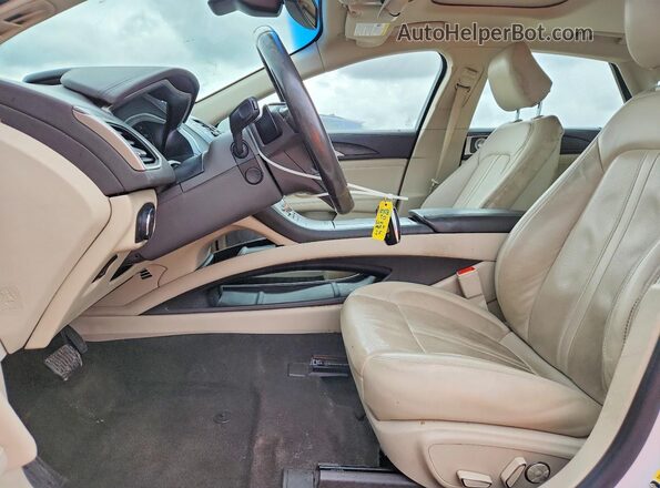 3LN6L5E92LR612951 2020 LINCOLN MKZ White Widok wnętrza z przodu