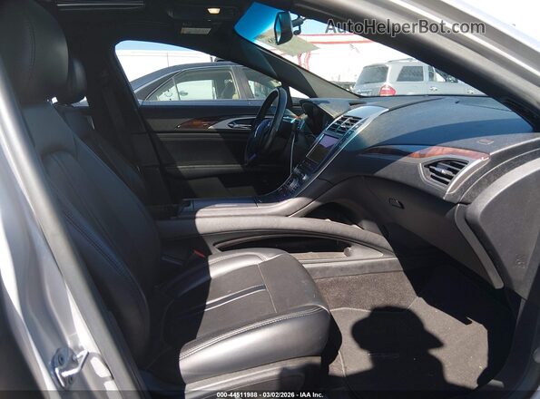 3LN6L5MU2HR644537 2017 LINCOLN MKZ HYBRID Серебряный Вид салона спереди