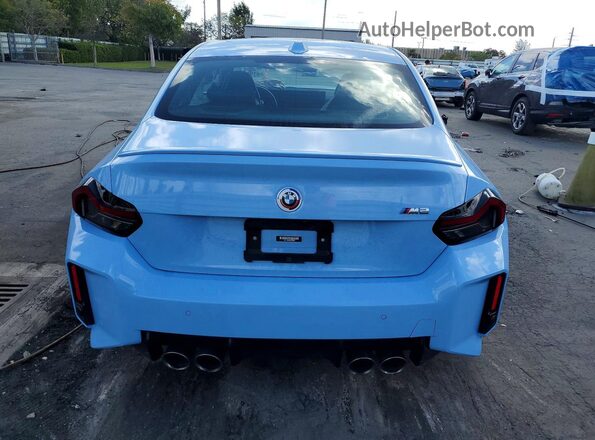 3MF13DM09P8D02560 2023 BMW M2 Blue Widok z tyłu