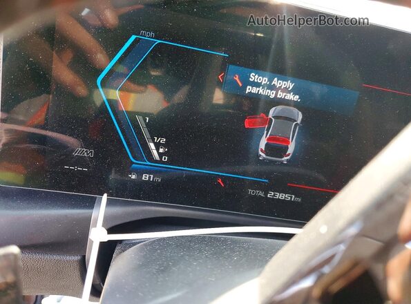 3MF23DM01S8F01681 2025 BMW M2 Gray ხელსაწყოთა პანელის ხედი