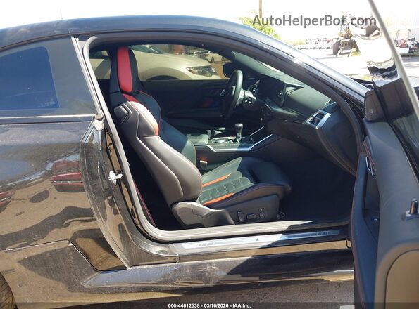 3MF23DM09S8F03985 2025 BMW M2 Black წინა სალონის ხედი