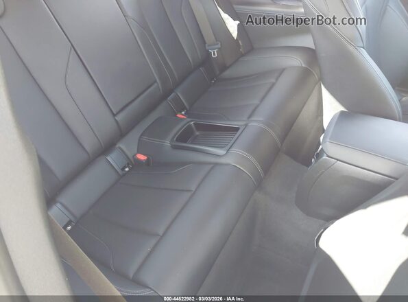 3MW23CM00S8F24122 2025 BMW OTHER Белый Вид наклейки с VIN-кодом