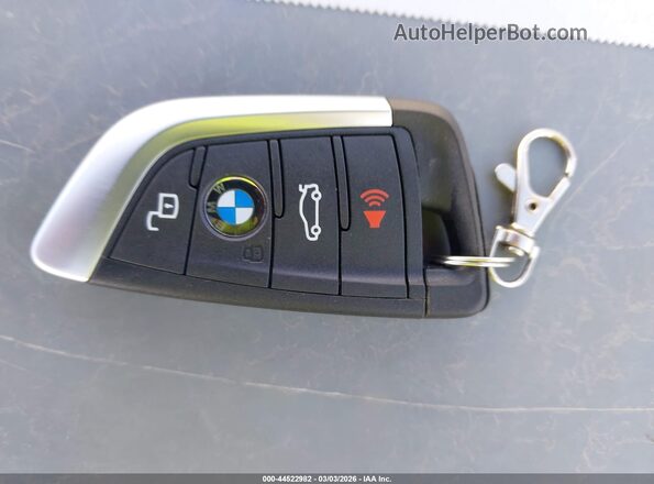 3MW23CM00S8F24122 2025 BMW OTHER Белый Вид панели приборов