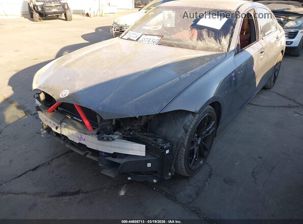 3MW49FF02P8D13663 2023 BMW M3 Gray Vista tres cuartos delantera izquierda