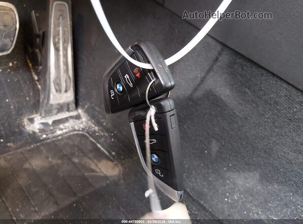 3MW49FF08P8C96254 2023 BMW M3 Gray წინა პანელის ხედი