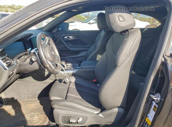3MW53CM02N8C78644 2022 BMW M2 Черный Вид салона спереди