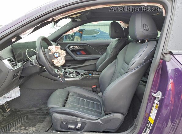 3MW53CM05P8D02602 2023 BMW M2 Фиолетовый Вид салона спереди