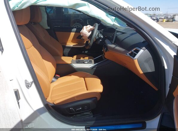 3MW69CW0XS8F82610 2025 BMW OTHER Белый Вид салона спереди