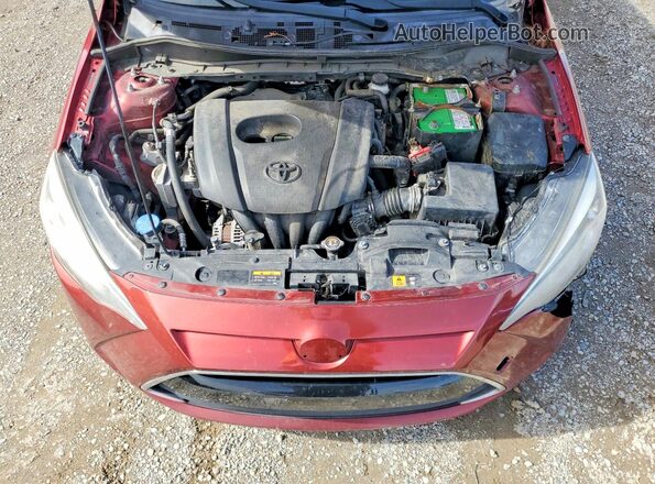 3MYDLBYV0HY172679 2017 TOYOTA YARIS Red Widok wnętrza z tyłu