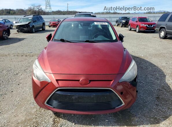 3MYDLBYV0HY172679 2017 TOYOTA YARIS Red Widok z przodu