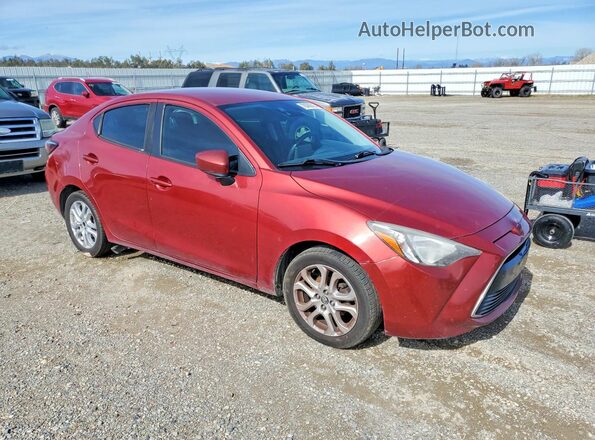 3MYDLBYV0HY172679 2017 TOYOTA YARIS Red Przód prawy