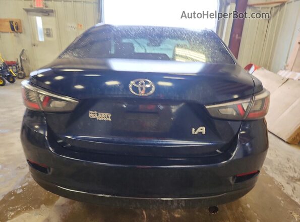 3MYDLBYV0JY319119 2018 TOYOTA YARIS Синий Вид сзади