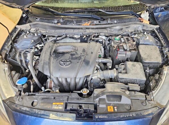 3MYDLBYV0JY319119 2018 TOYOTA YARIS Синий Вид задней части салона