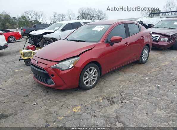 3MYDLBYV1JY324006 2018 TOYOTA YARIS IA Red Przód lewy