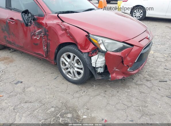 3MYDLBYV1JY324006 2018 TOYOTA YARIS IA Red Widok z przodu