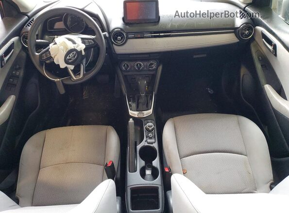 3MYDLBYV1LY700514 2020 TOYOTA YARIS Красный Вид панели приборов