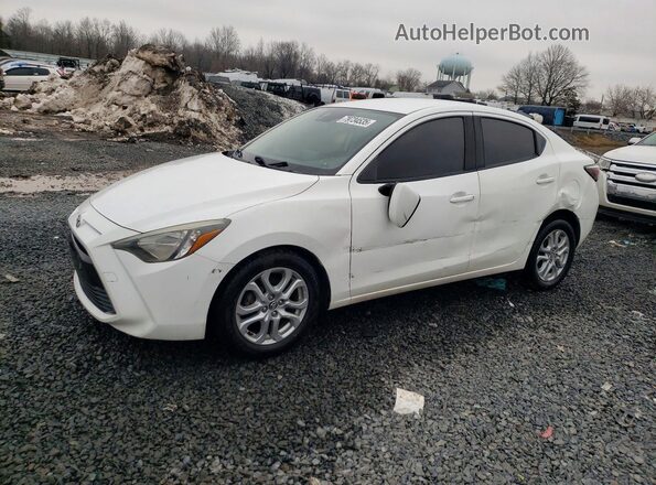 3MYDLBYV2HY175583 2017 TOYOTA YARIS White Передня ліва чверть