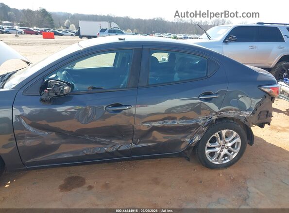 3MYDLBYV2HY183389 2017 TOYOTA YARIS IA Light Blue Widok z przodu