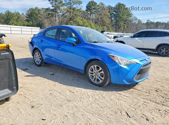 3MYDLBYV2HY184316 2017 TOYOTA YARIS Blue Delantero derecho