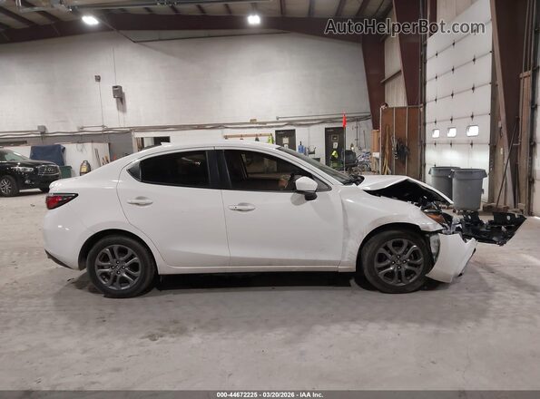 3MYDLBYV3LY708565 2020 TOYOTA LE Белый Панорамный вид салона 360°