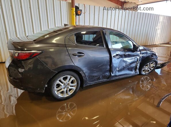3MYDLBYV3LY708680 2020 TOYOTA YARIS Серый Задняя правая четверть