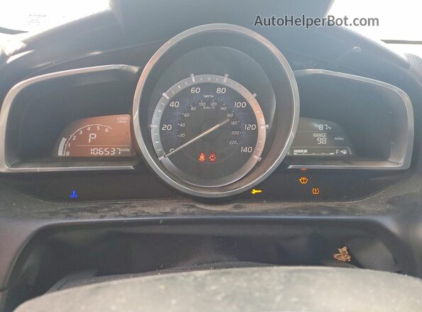 3MYDLBYV4HY155609 2017 TOYOTA YARIS Gray Вид щитка приладів