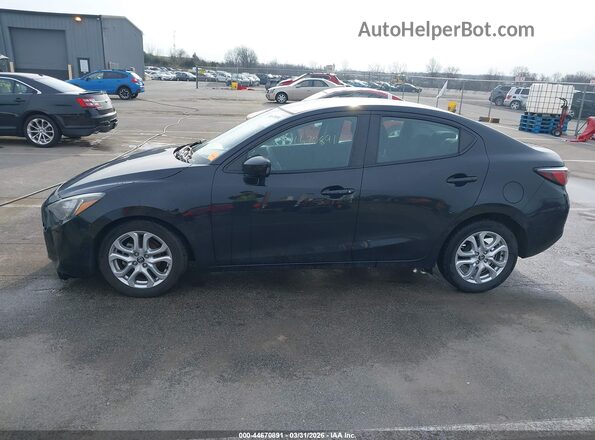 3MYDLBYV4HY166710 2017 TOYOTA YARIS IA Black სალონის 360-გრადუსიანი ხედი