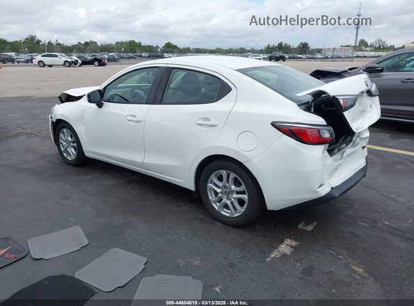 3MYDLBYV5HY150936 2017 TOYOTA YARIS IA White Trasero izquierdo