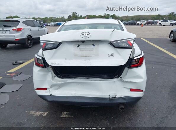 3MYDLBYV5HY150936 2017 TOYOTA YARIS IA White 
