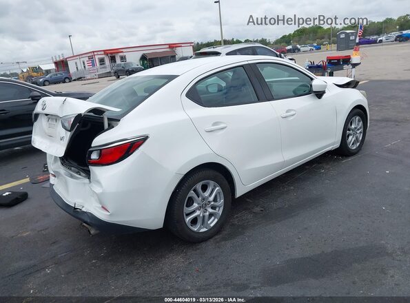 3MYDLBYV5HY150936 2017 TOYOTA YARIS IA White Trasero derecho