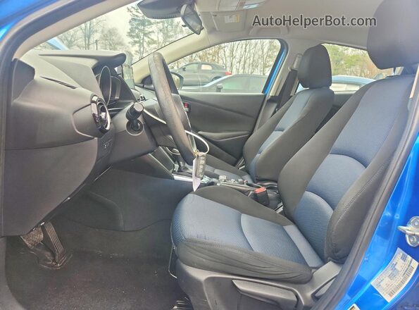 3MYDLBYV5KY508186 2019 TOYOTA YARIS Blue წინა სალონის ხედი