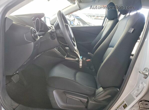3MYDLBYV6KY520105 2019 TOYOTA YARIS Gray Սալոնի դիմացի տեսք
