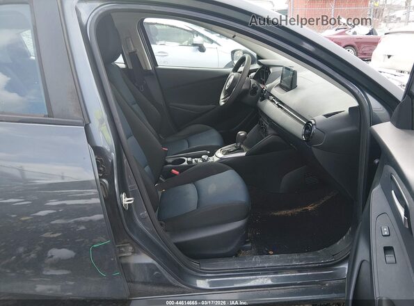 3MYDLBYV6LY714778 2020 TOYOTA YARIS Dark Blue Вид салона спереди