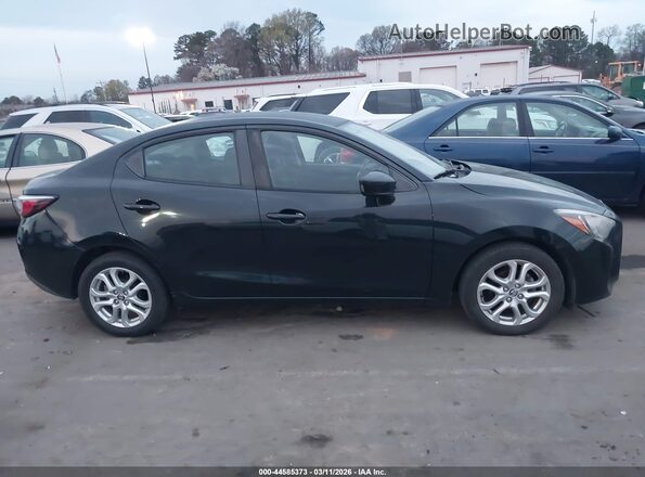 3MYDLBYV7HY148993 2017 TOYOTA YARIS IA Black Widok wnętrza z tyłu