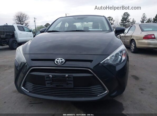 3MYDLBYV7HY148993 2017 TOYOTA YARIS IA Black Widok zestawu wskaźników