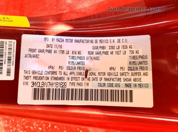 3MYDLBYV7HY161629 2017 TOYOTA YARIS Red Vista del compartimento del motor