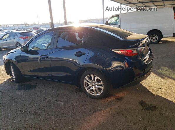3MYDLBYV7JY322258 2018 TOYOTA YARIS Синий Задняя левая четверть