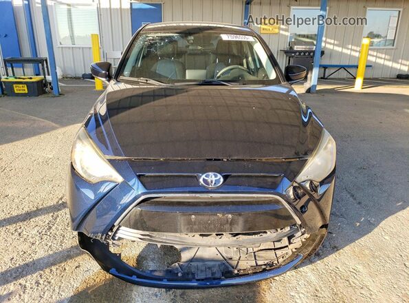 3MYDLBYV7JY322258 2018 TOYOTA YARIS Синий Вид спереди