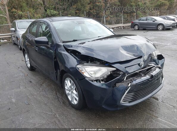 3MYDLBYV7JY326309 2018 TOYOTA YARIS IA Синий Передняя правая четверть