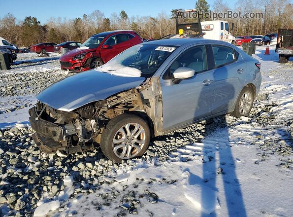 3MYDLBYV7JY332496 2018 TOYOTA YARIS Серебряный Передняя левая четверть