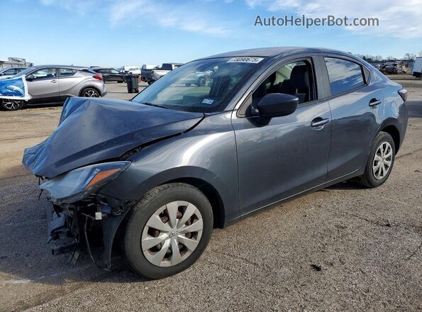 3MYDLBYV7KY503622 2019 TOYOTA YARIS Gray Front left
