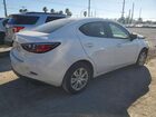 2020 Toyota Yaris L Белый vin: 3MYDLBYV7LY708326