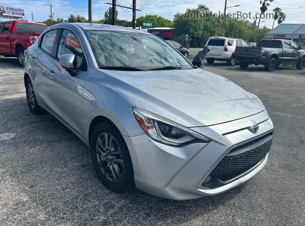 3MYDLBYV8KY509896 2019 TOYOTA LE Silver Przód lewy