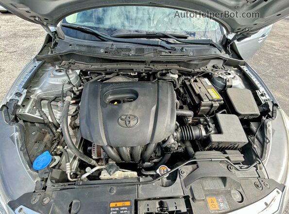 3MYDLBYV8KY509896 2019 TOYOTA LE Silver Widok wnętrza z przodu