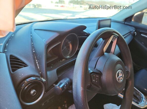 3MYDLBYV8KY527122 2019 TOYOTA YARIS Red Widok zestawu wskaźników